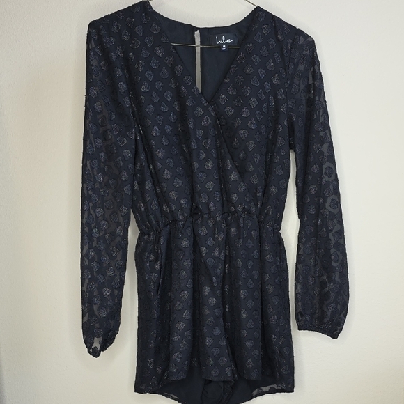 Lulu's Romper Textured V-Neck Long Sleeve Shorts Black Medium - Picture 4 of 5